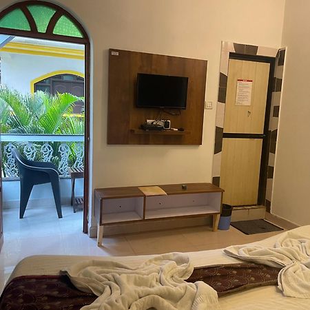 Baga Beach Ocean كالانغيُت المظهر الخارجي الصورة