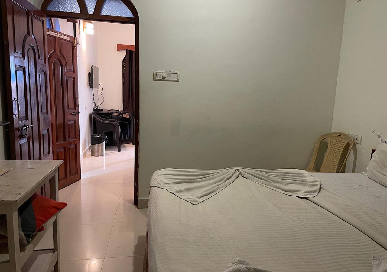 Baga Beach Ocean كالانغيُت المظهر الخارجي الصورة