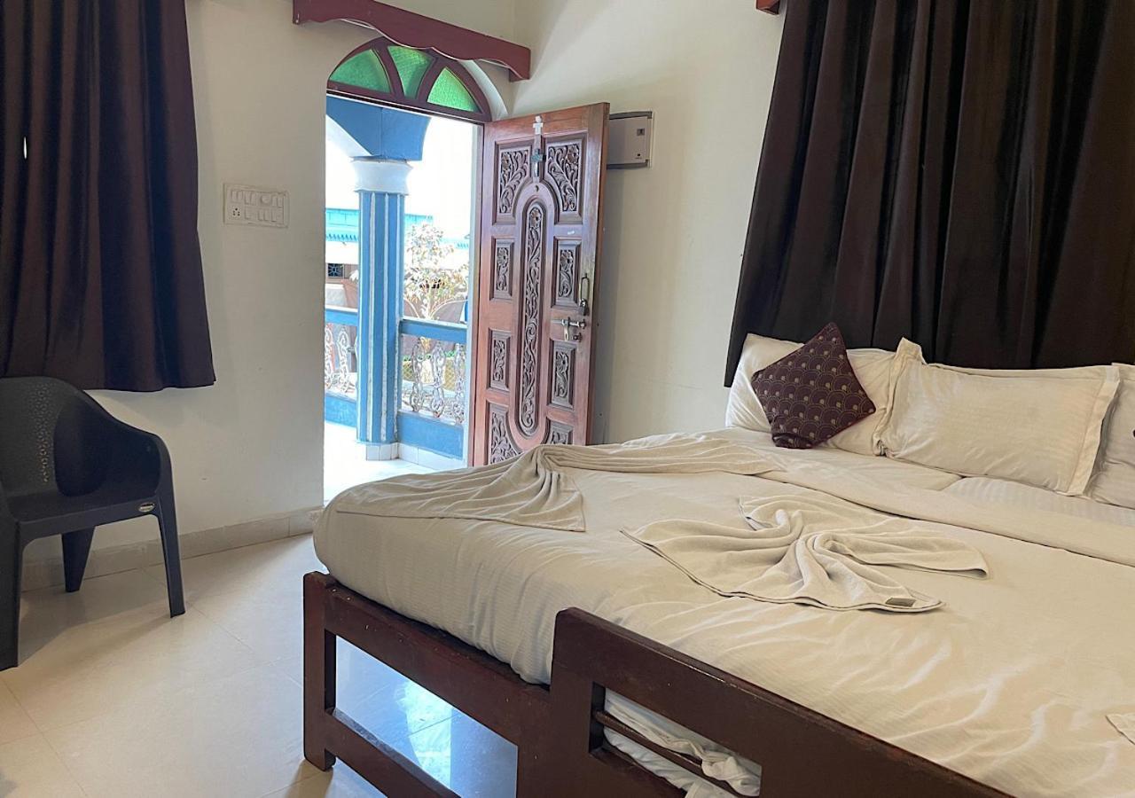 Baga Beach Ocean كالانغيُت المظهر الخارجي الصورة