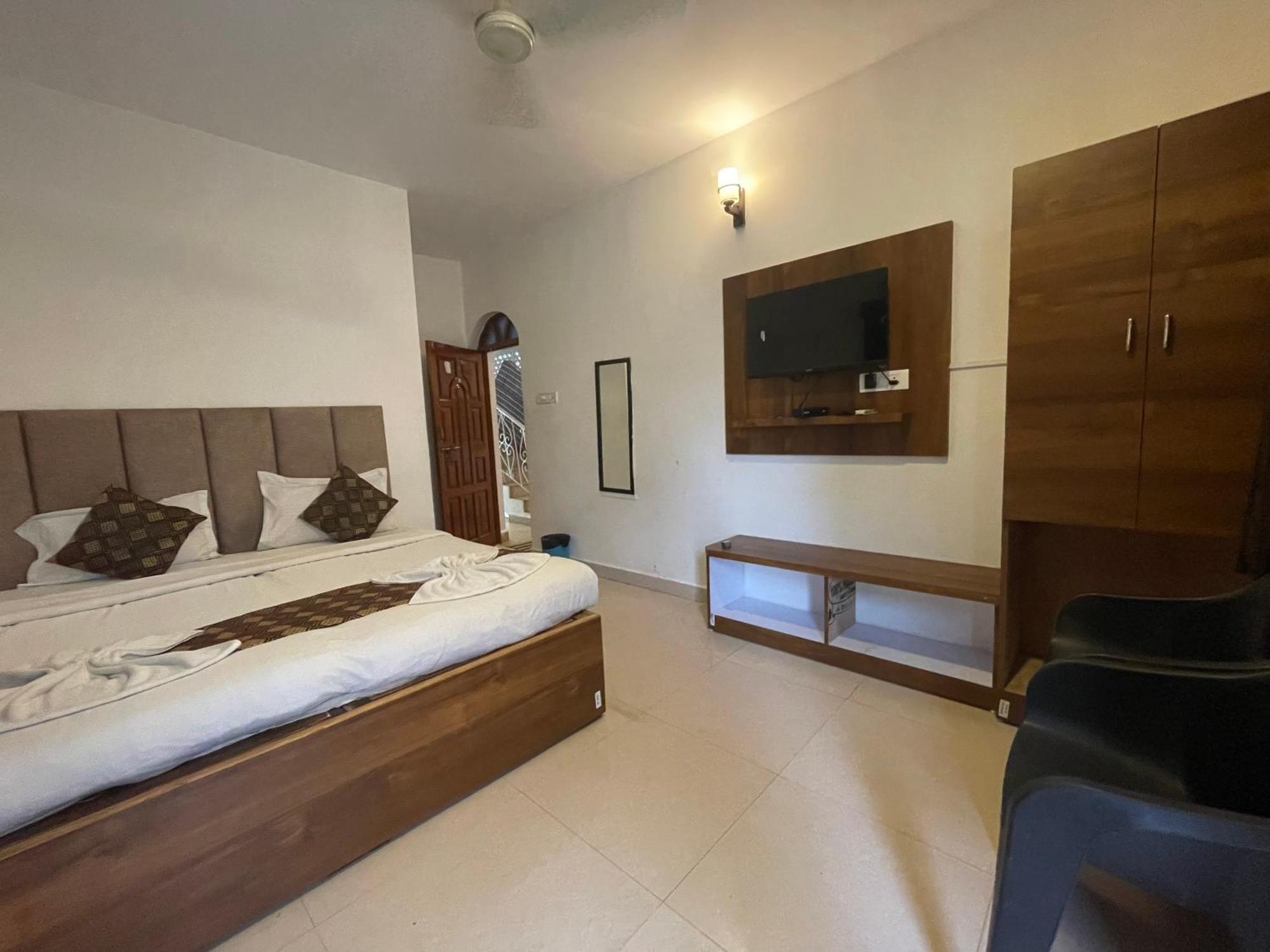 Baga Beach Ocean كالانغيُت المظهر الخارجي الصورة