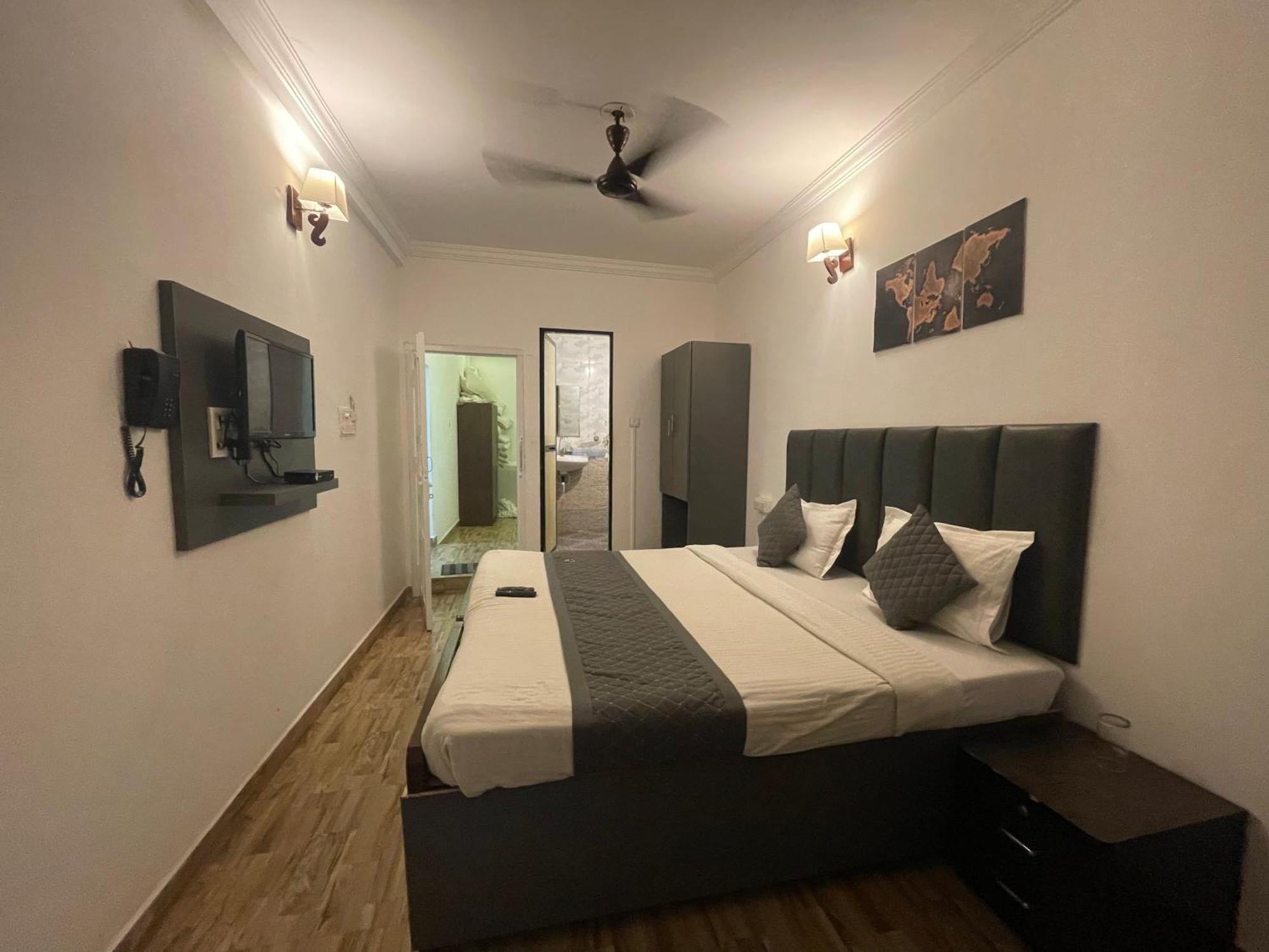Baga Beach Ocean كالانغيُت المظهر الخارجي الصورة