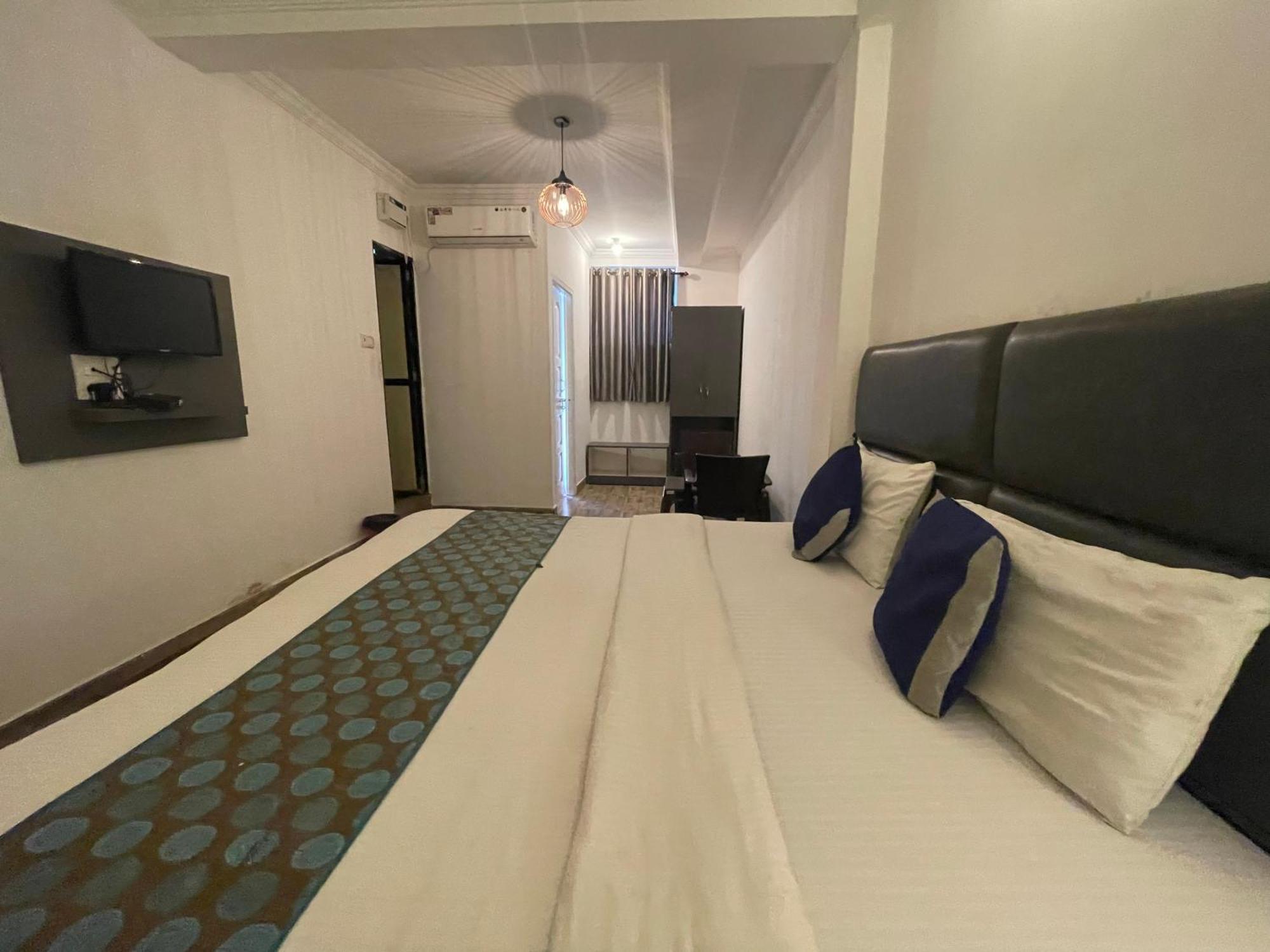 Baga Beach Ocean كالانغيُت المظهر الخارجي الصورة